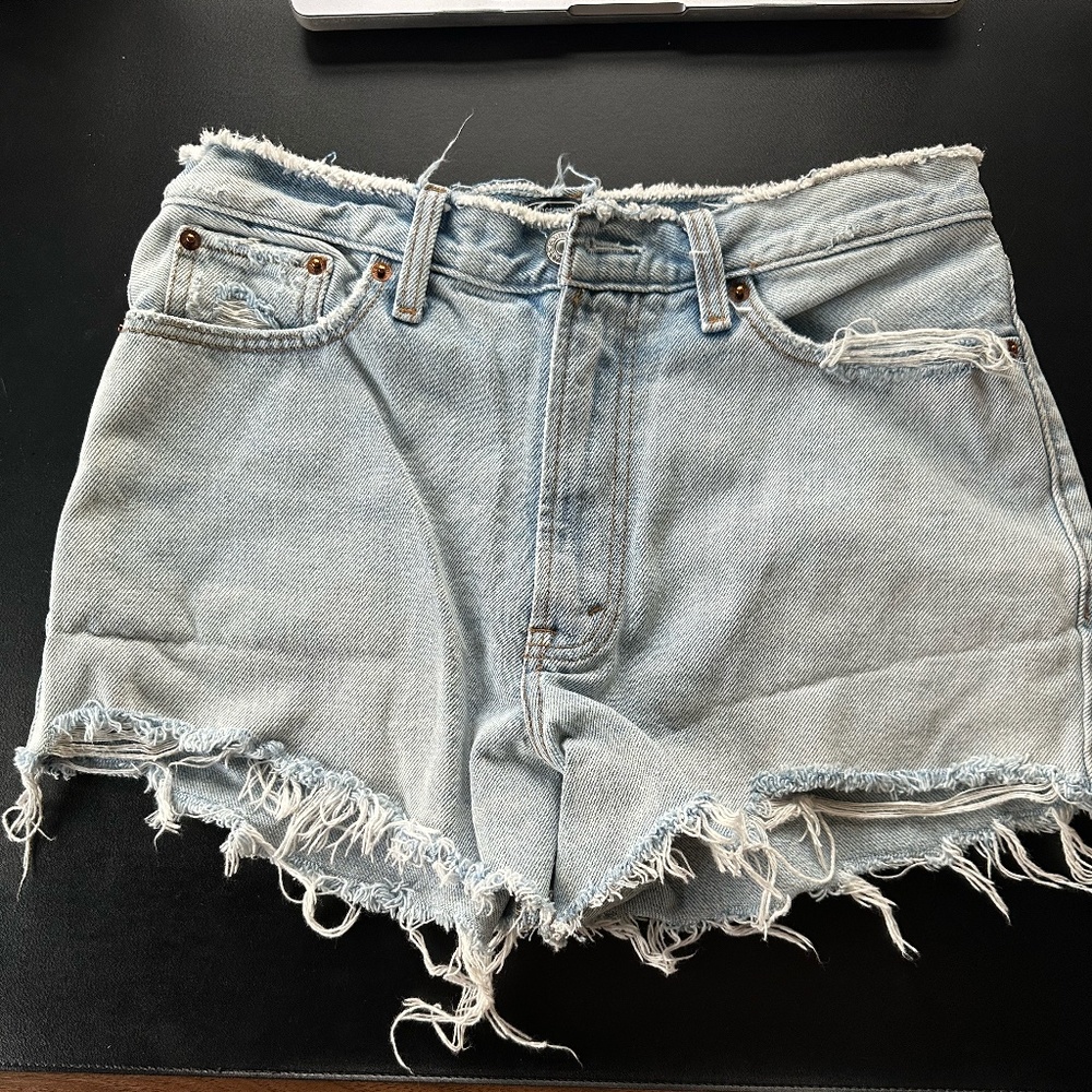 Abercrombie Annie High Rise Mom Short